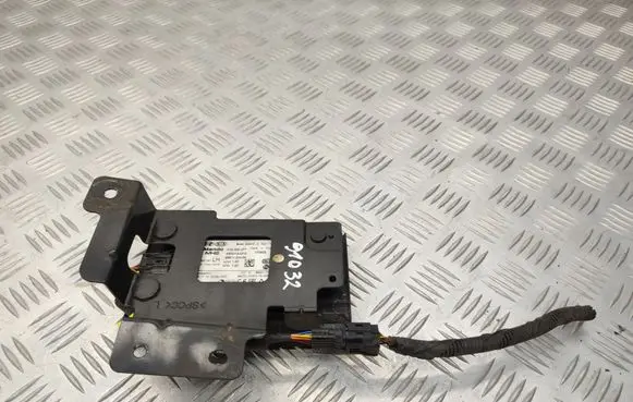 Hyundai i30 Blind spot module 95811G4100