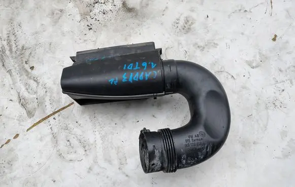 Volkswagen Caddy Air intake hose/pipe 1K0129618BQ