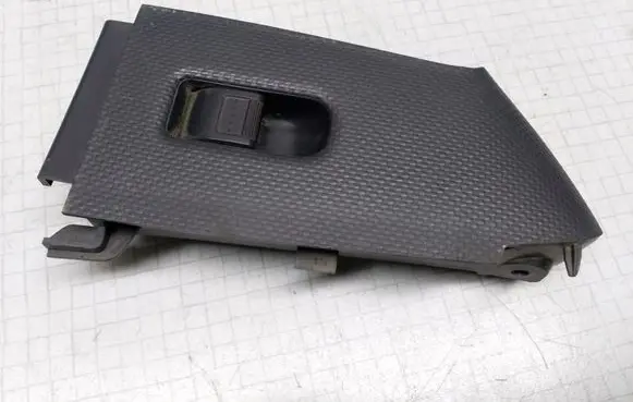 Honda Civic Electric window control switch 8354586AG010