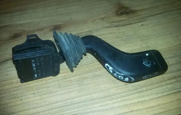 Opel Corsa B Wiper control stalk 090243395501