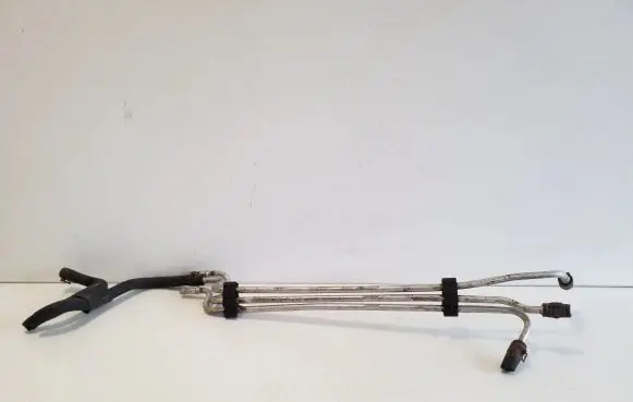 Volkswagen Touran I Engine coolant pipe/hose