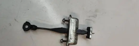 Ford Kuga II Rear door check strap stopper