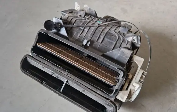 Isuzu D-Max Interior heater climate box assembly 8982330310