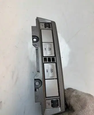 Ford Focus Windscreen/window heater switch 8M5113D734A