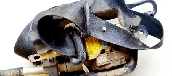 Mazda 323 Front seatbelt 52467270