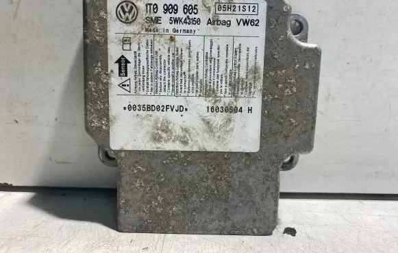 Volkswagen PASSAT B6 Airbag control unit/module 1T0909605 05H21S12 16030504H