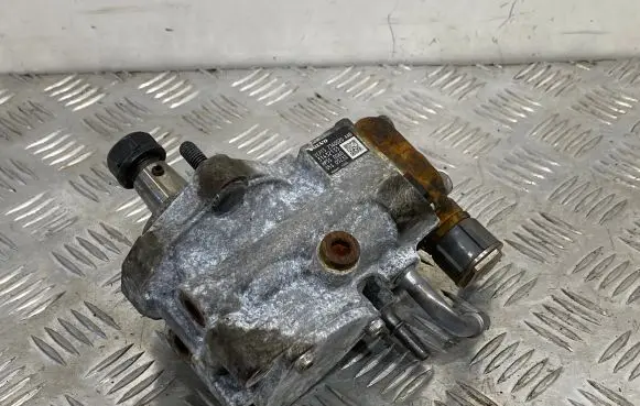 Volvo V40 Fuel injection high pressure pump 31432135 HP5S0060 5S05232