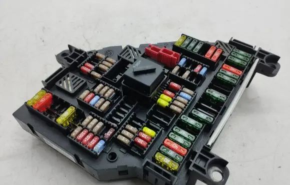 BMW 5 F10 F11 Fuse module 9264923 04854272 417033452