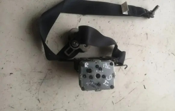 Mazda 6 Front seatbelt E40437002