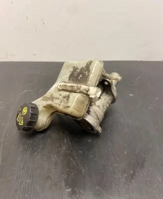 Master brake cylinder