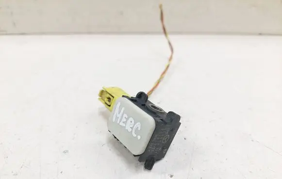 Mercedes-Benz R W251 Airbag deployment crash/impact sensor 0038202926 404239 070208
