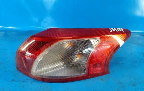 Mitsubishi Lancer VIII Boot/trunk interior light 8330A278