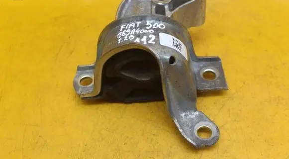 Engine mounting bracket