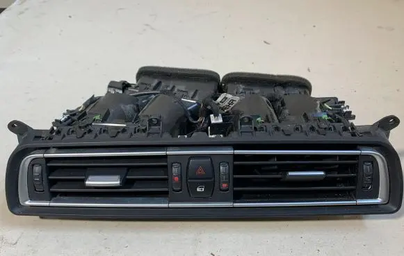 BMW 7 F01 F02 F03 F04 Dash center air vent grill 9115860