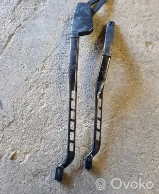 Mercedes-Benz GLE AMG (W166 - C292) Front wiper blade arm 24027217 ZF0410