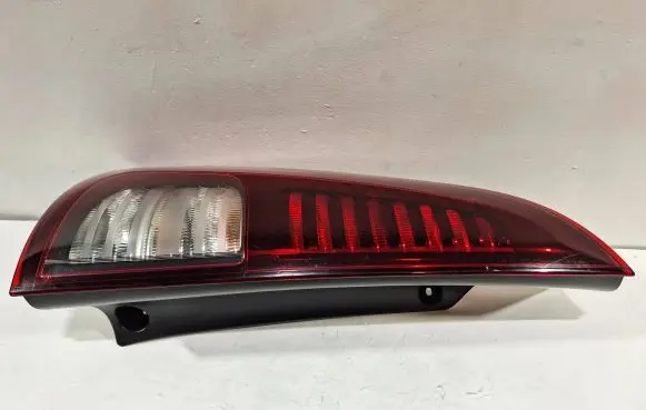 Renault Espace IV Rear/tail lights 8200394722