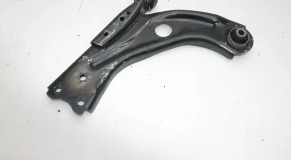 Opel Combo E Front lower control arm/wishbone 98138522