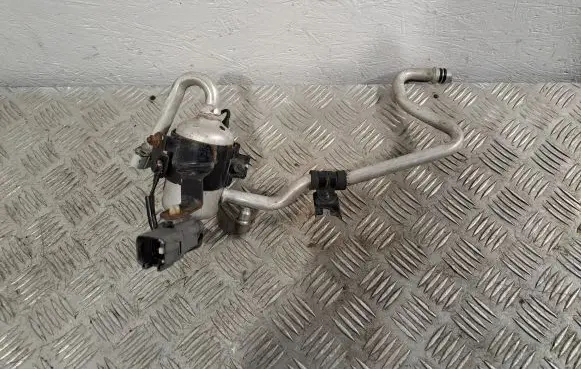 Toyota Corolla Verso AR10 Air conditioning (A/C) air dryer 884700F060 887170F030