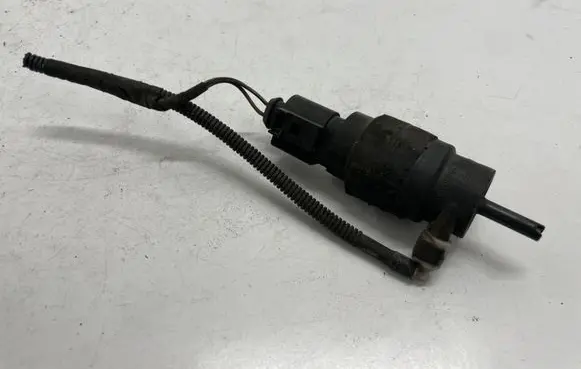 Audi A4 S4 B8 8K Windscreen/windshield washer pump 8K5955647