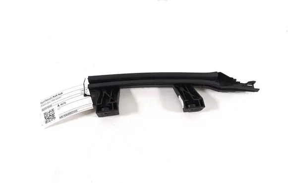 Opel Astra L Door glass rail 9833019580