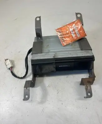 Nissan Almera Tino CD/DVD changer 281848F810 PN2144F