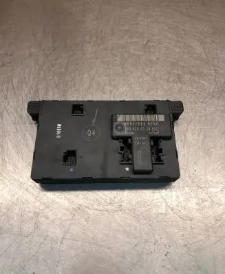 Mercedes-Benz C W203 Door control unit/module 2038206326 351307