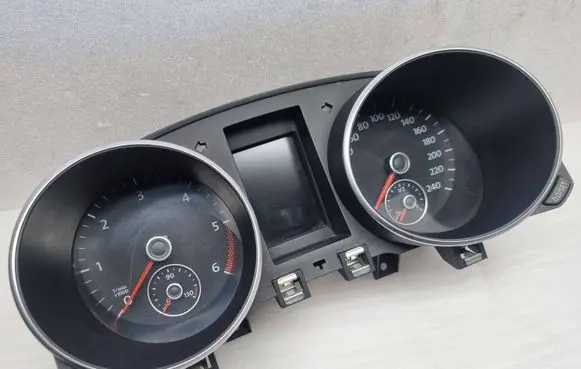 Volkswagen Golf VI Speedometer (instrument cluster) 5K0920862A