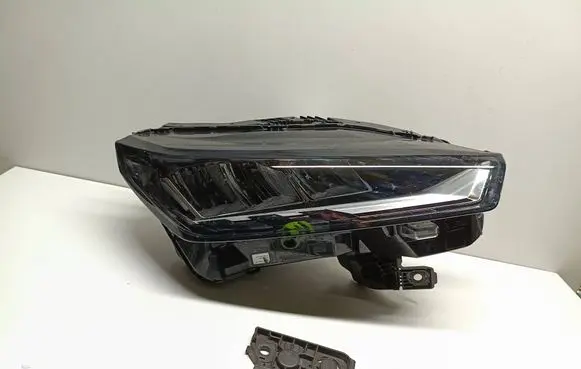 Peugeot 3008 III Headlight/headlamp 9862665080