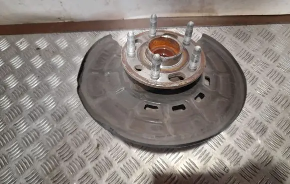 Chevrolet Camaro Rear wheel hub 23206824