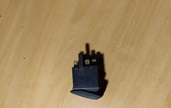 Volkswagen Golf III Hazard light switch 191953235