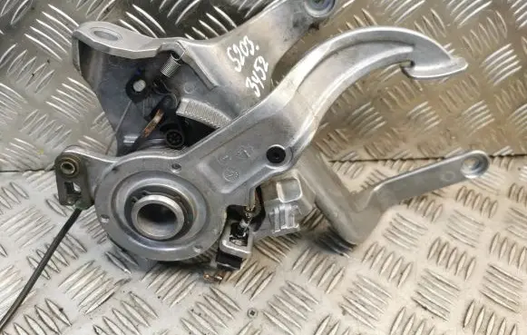 Mercedes-Benz C W203 Hand brake release handle 2034270136 A2034270136