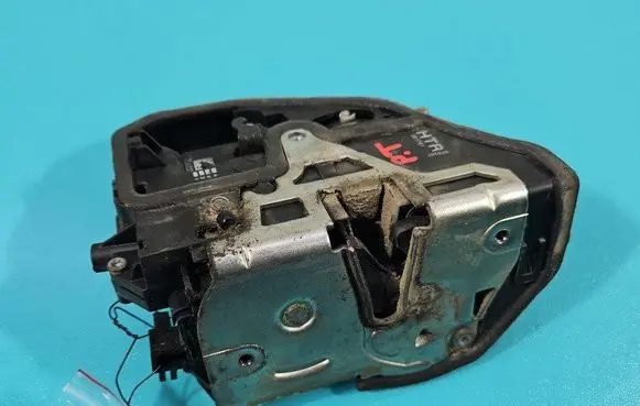BMW 3 E90 E91 Rear door lock 7060296 IMPRK1463285