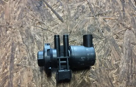 Dodge Durango I Turbo solenoid valve 04669475AB