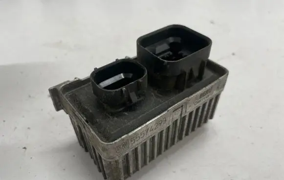 Opel Insignia A Glow plug pre-heat relay 55574293