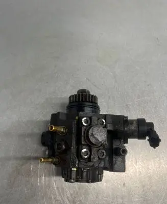 Opel Vivaro Fuel injection high pressure pump 0445010234