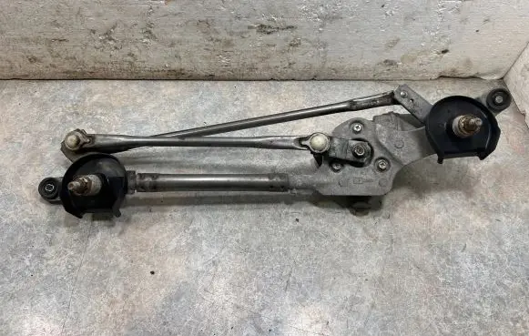 Front wiper linkage and motor