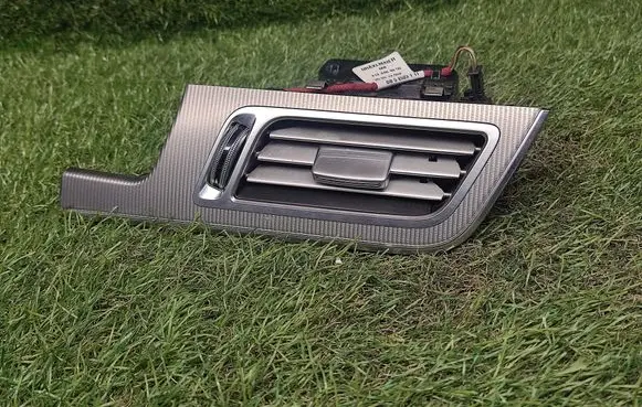 Mercedes-Benz E W212 Dashboard side air vent grill/cover trim 2124404050