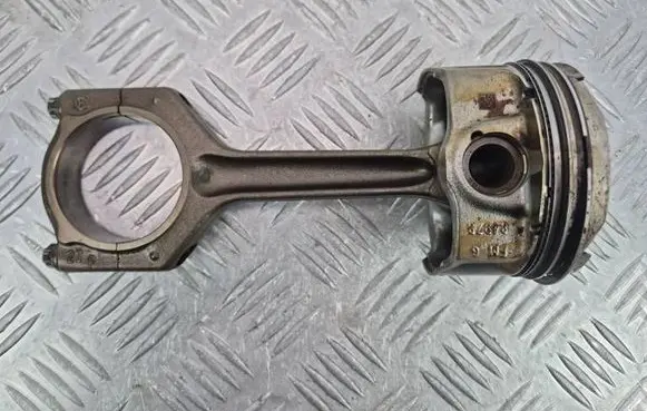 BMW 7 F01 F02 F03 F04 Piston with connecting rod 8497B 7676703