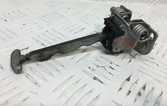 Opel Vectra C Front door check strap stopper 09229749