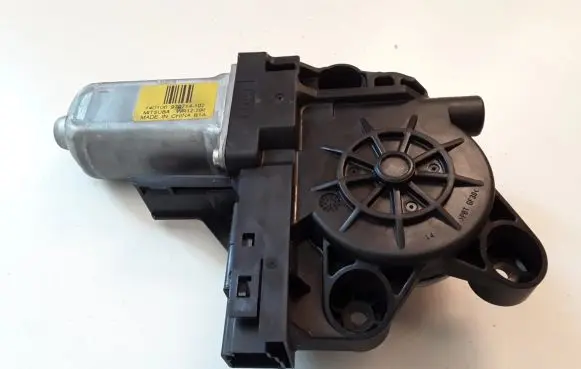 Volvo XC70 Front door window regulator motor WR12290