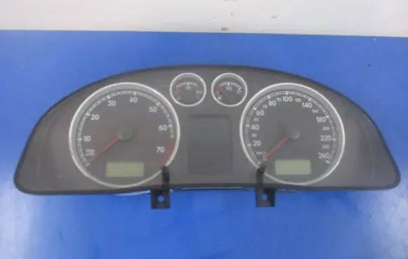 Volkswagen PASSAT B5.5 Speedometer (instrument cluster) 3B0920847D