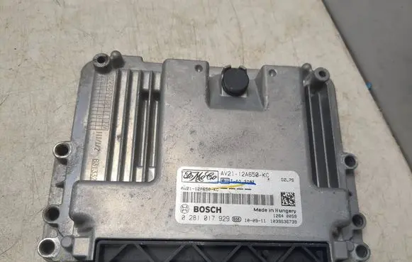 Ford Focus Engine control unit/module AV2112A650KC 0281017929