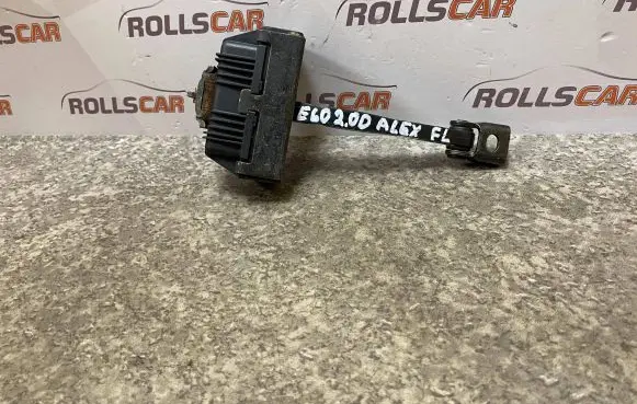 BMW 5 E60 E61 Front door check strap stopper 7033609