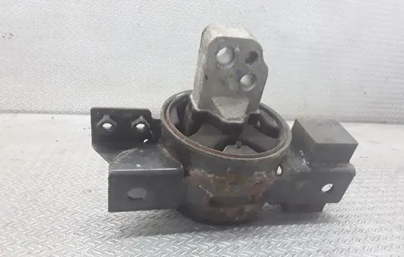 KIA Rio Engine mount bracket