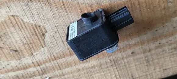 Chevrolet Corvette C7 Airbag deployment crash/impact sensor 13590847 213590847 0F041950AE8