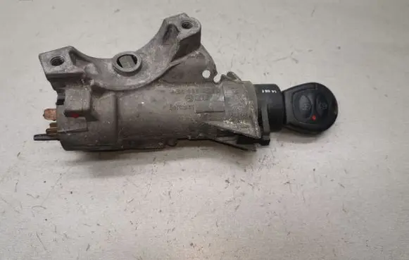 Volkswagen PASSAT B5 Ignition lock 4B0905851A