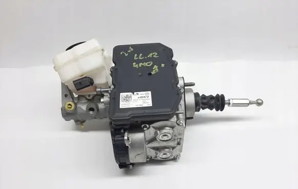 Audi Q7 4M Brake booster 4M0614105J