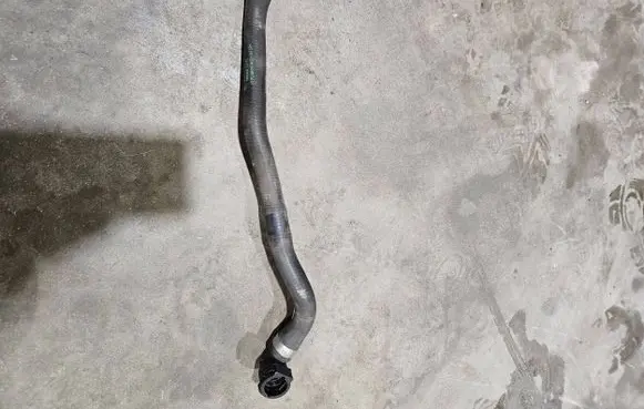 BMW X5 F15 Engine coolant pipe/hose 7646703 16269713