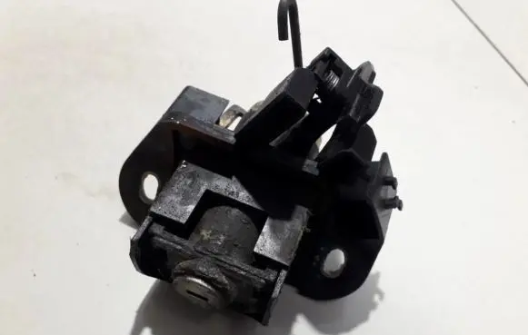 Opel Vectra B Tailgate exterior lock 