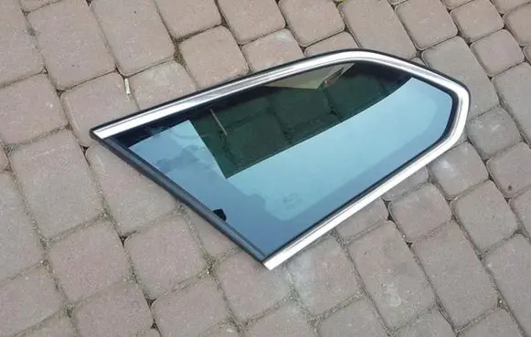 Opel Astra J Front triangle window/glass 46TYS